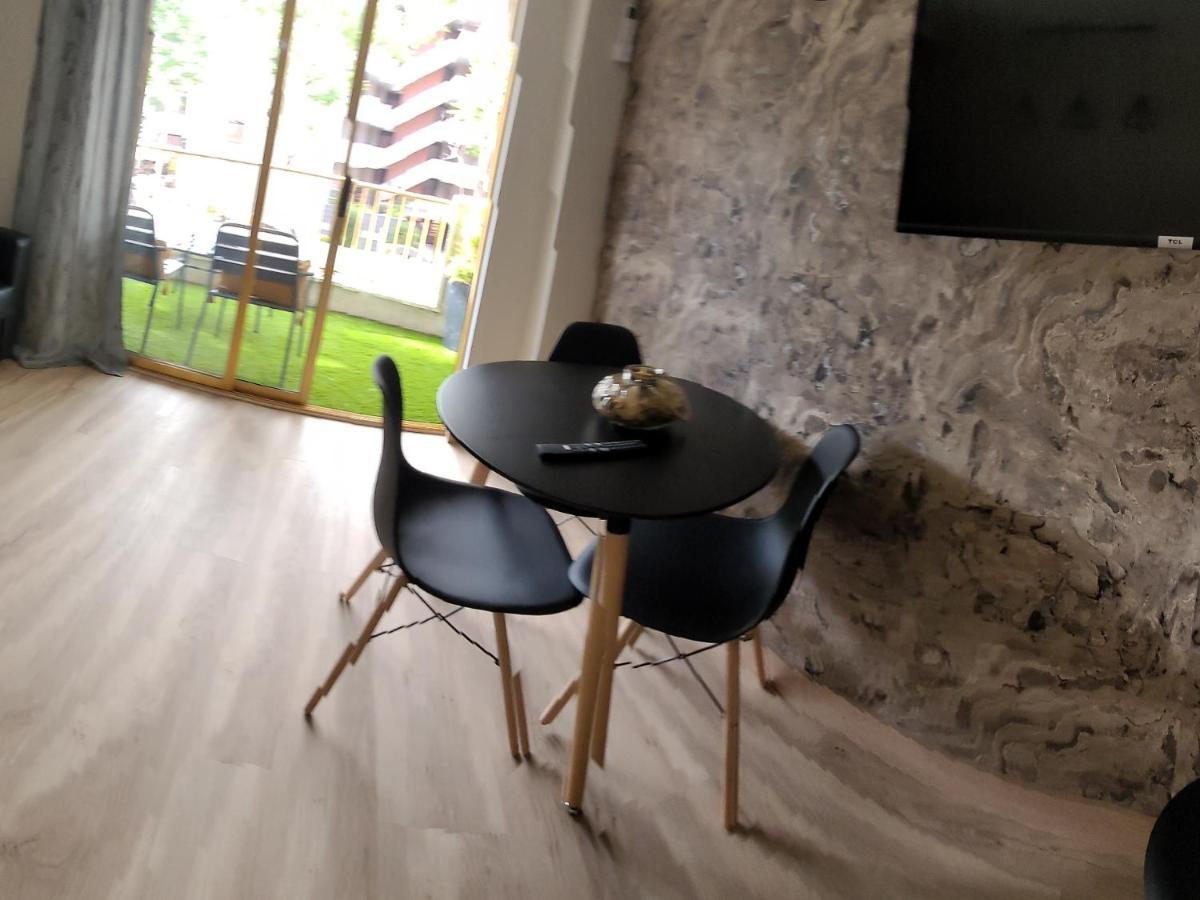 A Estrenar Preciosos Apartamentos Aparthotel Inter2, New Apartments Ln Aparthotel 12 Months Open! Self Check In! Reserva Garaje! Салоу Екстер'єр фото