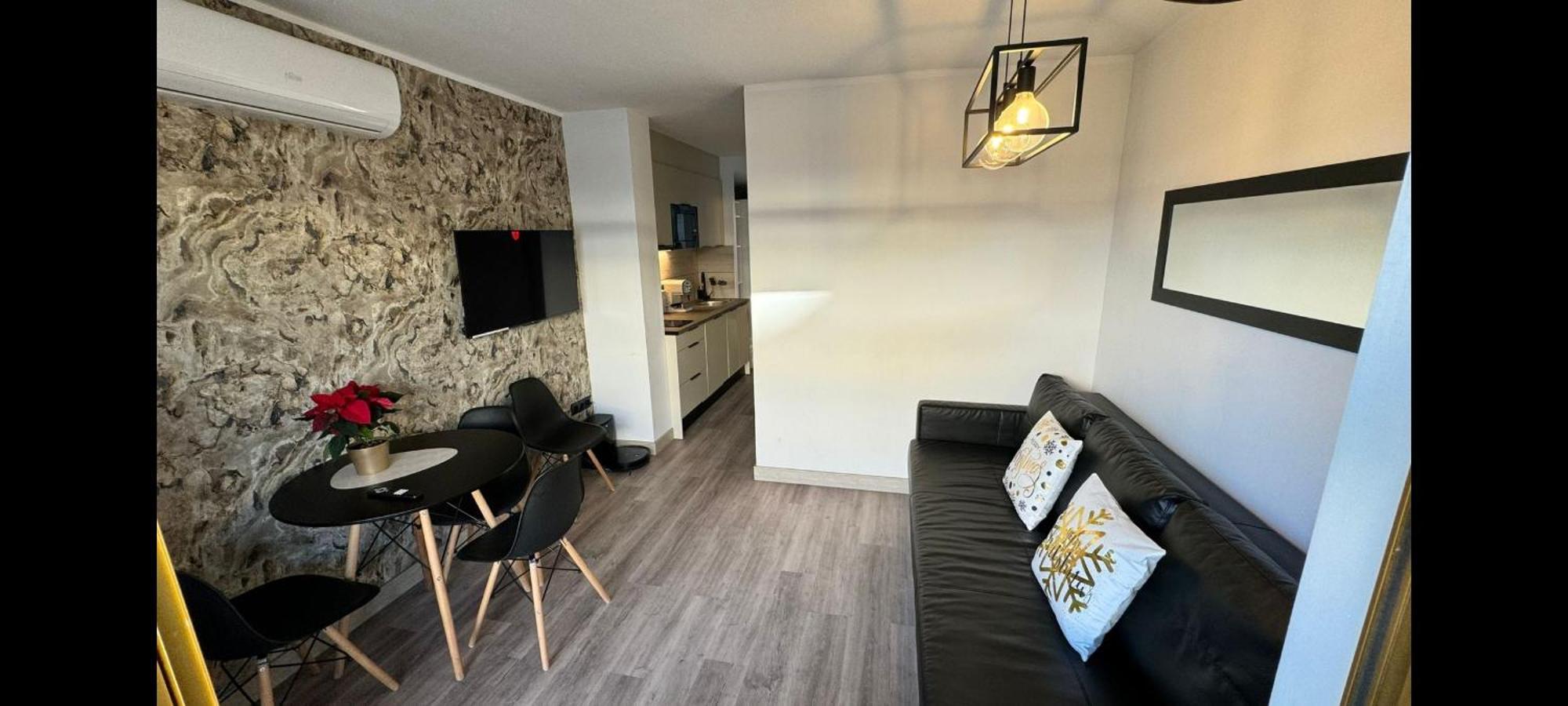 A Estrenar Preciosos Apartamentos Aparthotel Inter2, New Apartments Ln Aparthotel 12 Months Open! Self Check In! Reserva Garaje! Салоу Екстер'єр фото