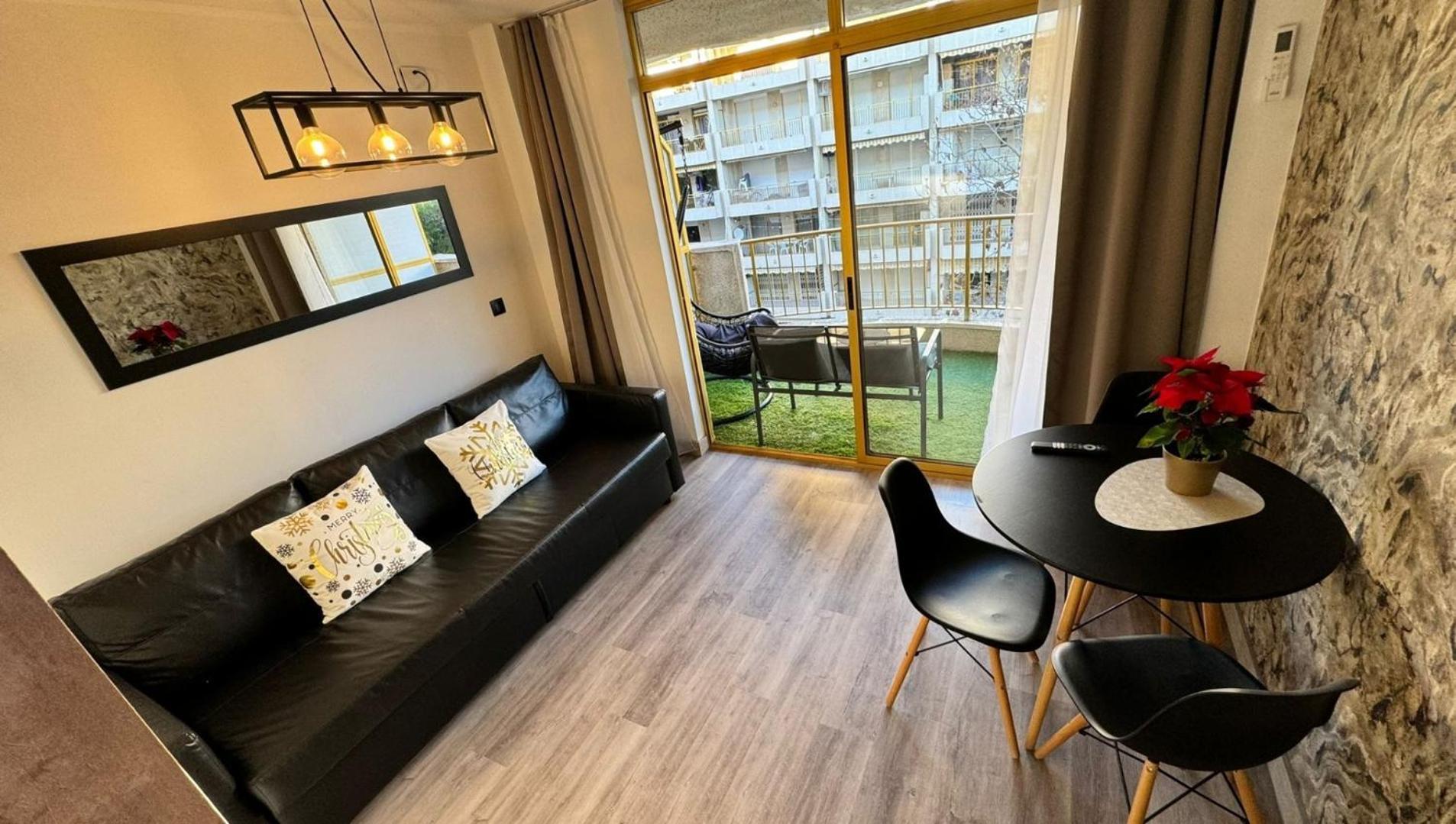 A Estrenar Preciosos Apartamentos Aparthotel Inter2, New Apartments Ln Aparthotel 12 Months Open! Self Check In! Reserva Garaje! Салоу Екстер'єр фото